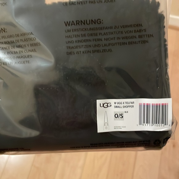 Small black telfar x ugg tote shopper - Picture 3 of 4